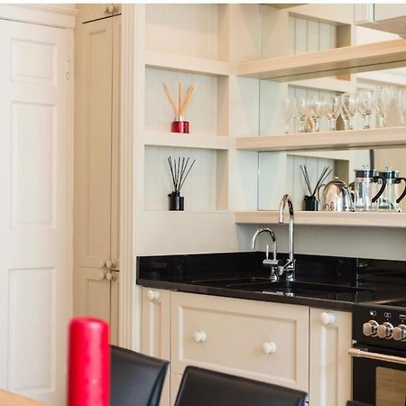 Luxurious City Centre Self Catering Apartment Edinburg Exteriör bild
