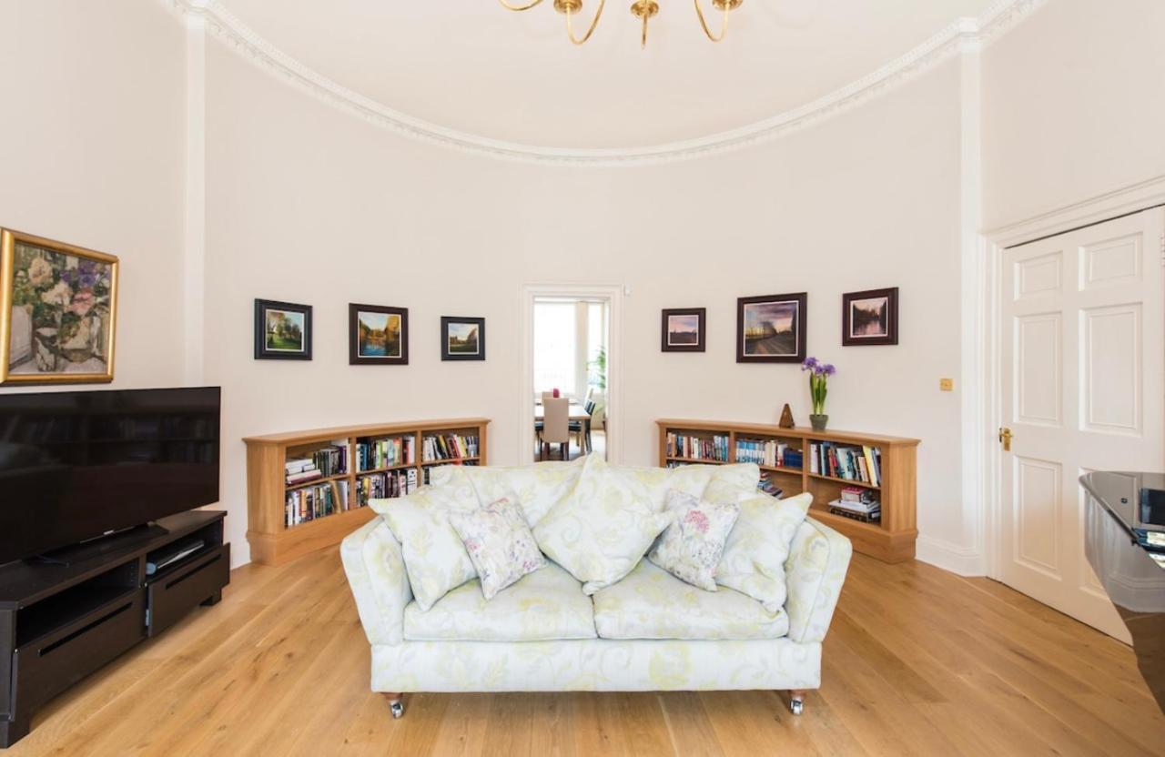 Luxurious City Centre Self Catering Apartment Edinburg Exteriör bild